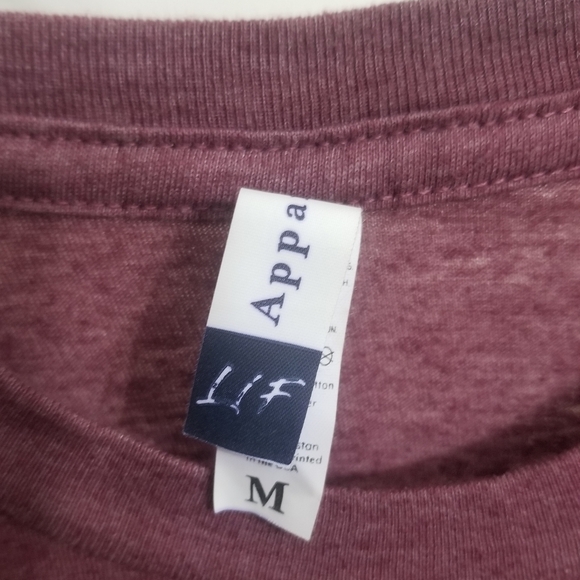 Lovely graphic tee of Biblical quote - Picture 3 of 5